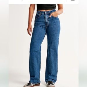 Abercrombie and Fitch Curve Love The 90s Relaxed Jean High rise 25 / 0 NWOT